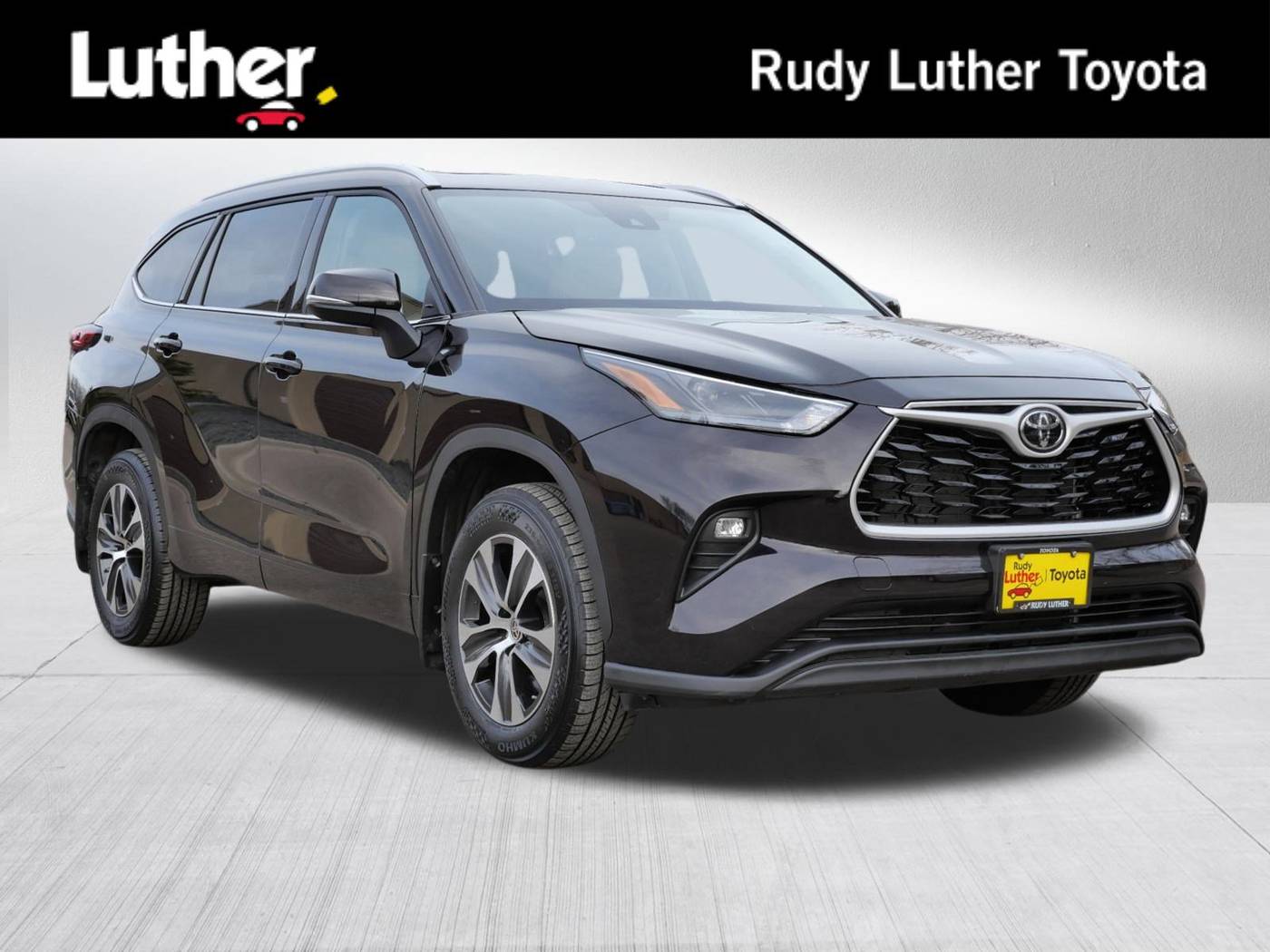 2022 Toyota Highlander XLE — SUV — 46,417 mi — Golden Valley, MN