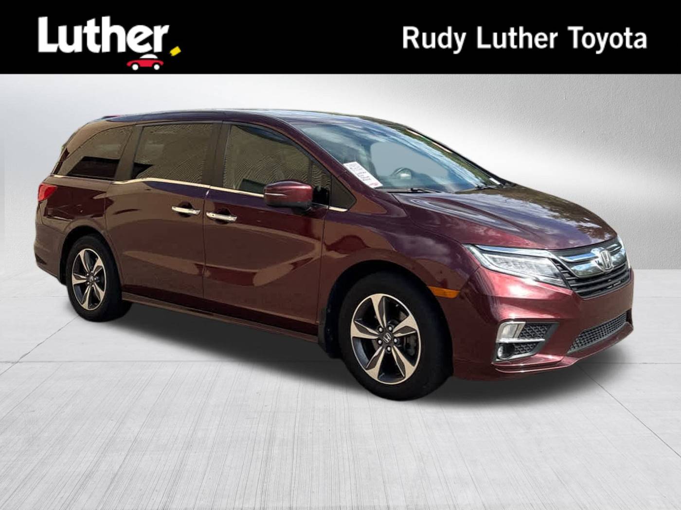 2018 Honda Odyssey Touring — Minivan — 97,533 mi — Golden Valley, MN