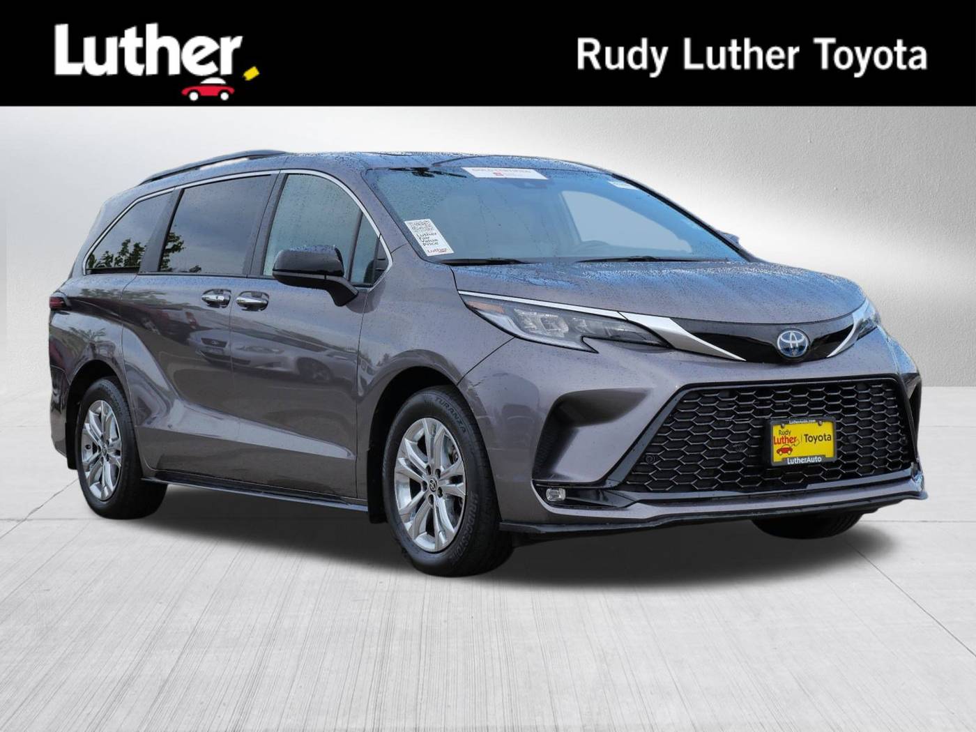 2022 Toyota Sienna XSE — Minivan — 24,927 mi — Golden Valley, MN