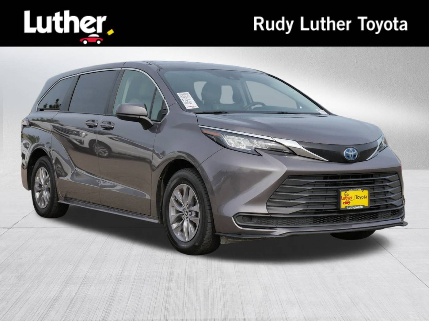 2022 Toyota Sienna LE — Minivan — 86,441 mi — Golden Valley, MN