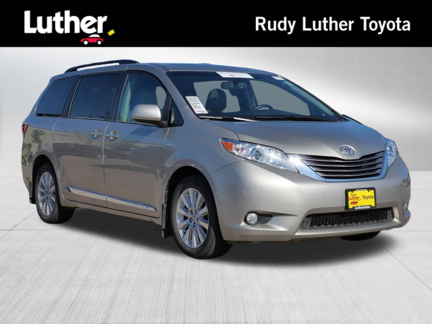 2017 Toyota Sienna XLE — Minivan — 118,124 mi — Golden Valley, MN