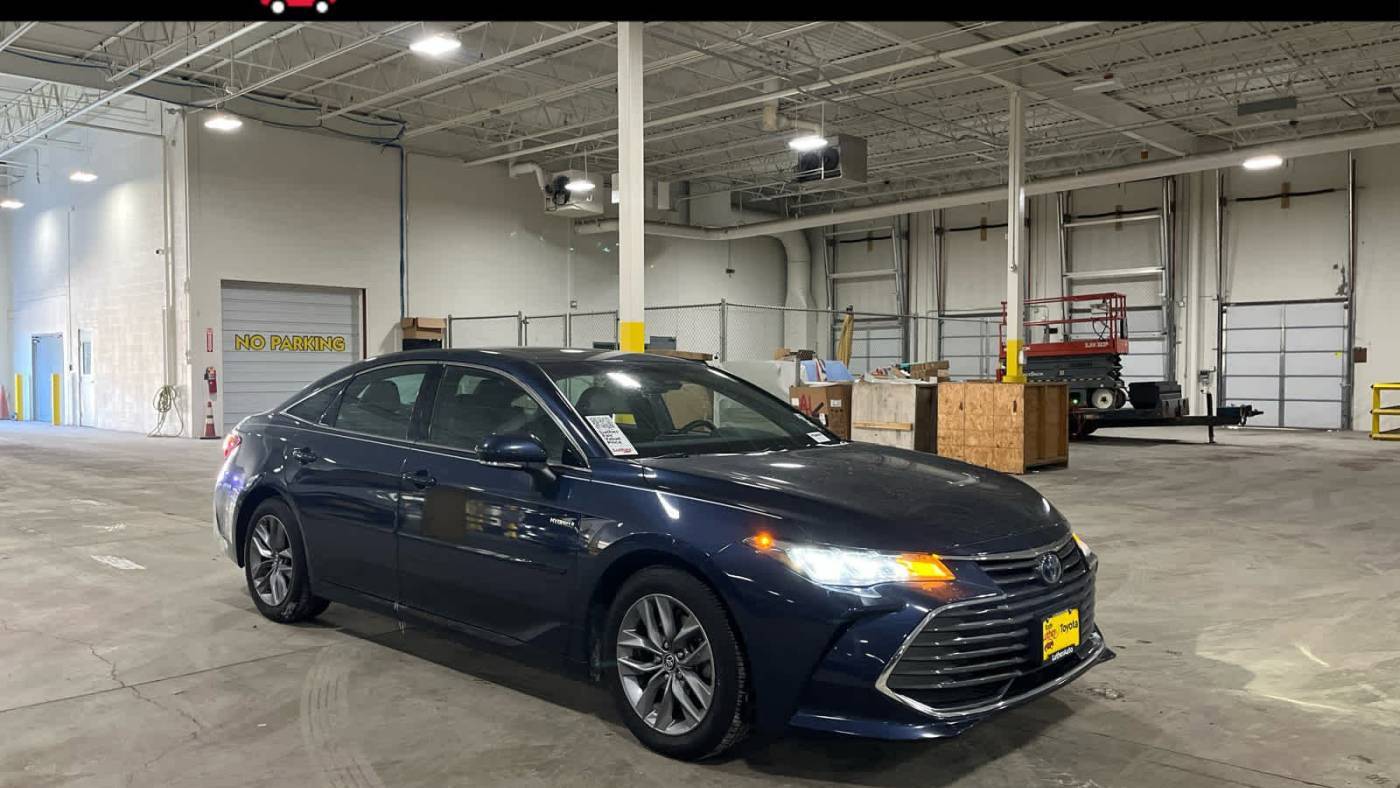 2020 Toyota Avalon Hybrid XLE — Sedan — 48,516 mi — Golden Valley, MN