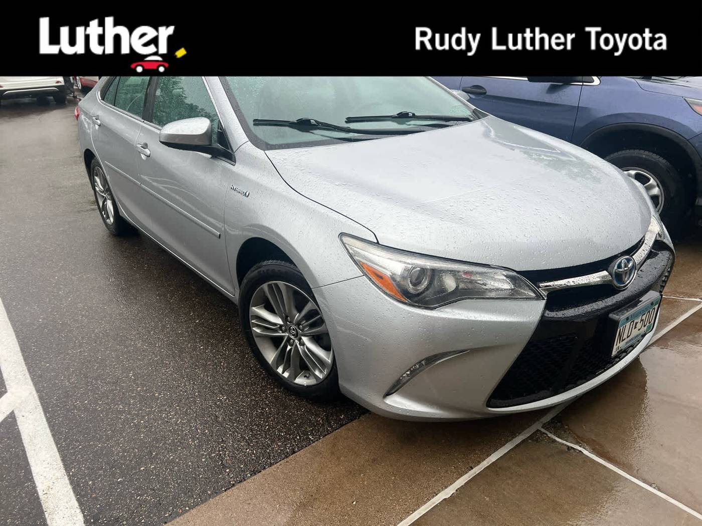 2015 Toyota Camry Hybrid SE — Sedan — 101,689 mi — Golden Valley, MN