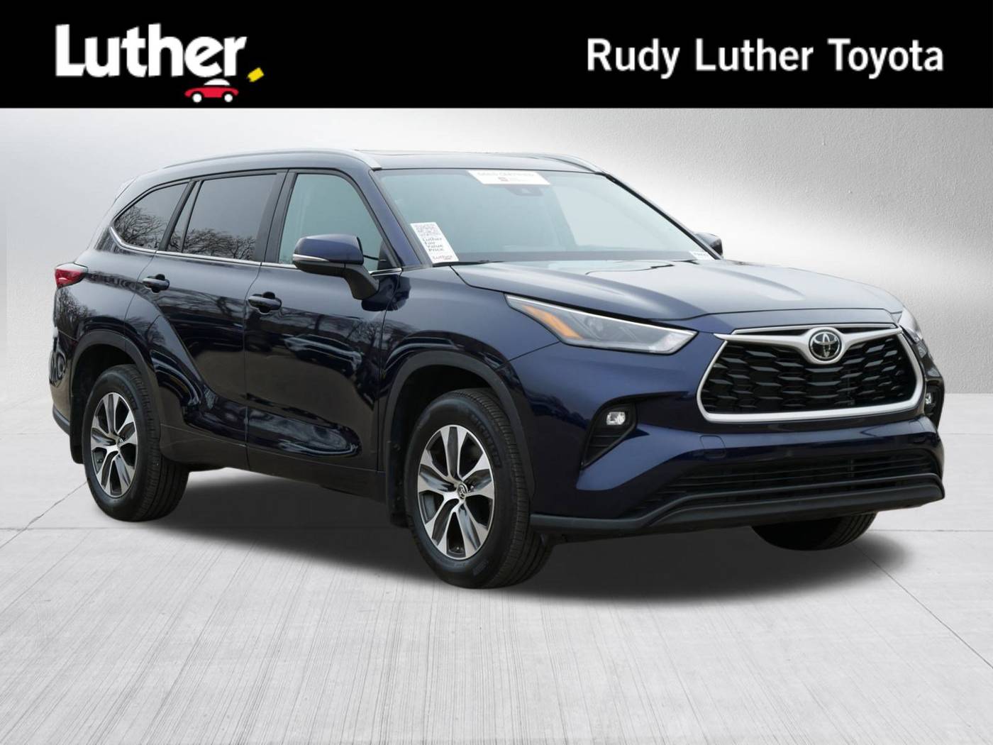 2023 Toyota Highlander XLE — SUV — 30,055 mi — Golden Valley, MN
