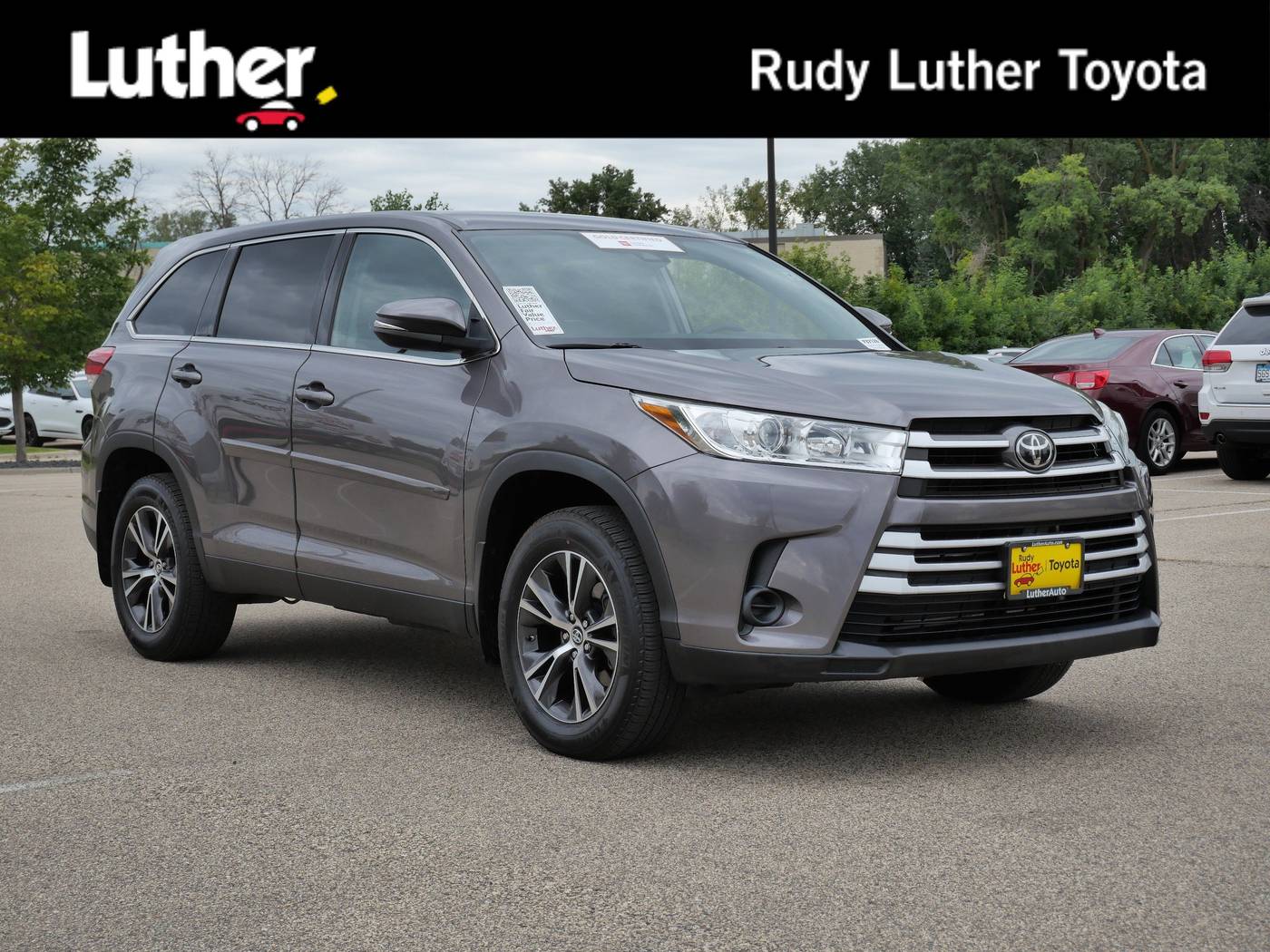 2019 Toyota Highlander LE V6 — SUV — 24,201 mi — Golden Valley, MN