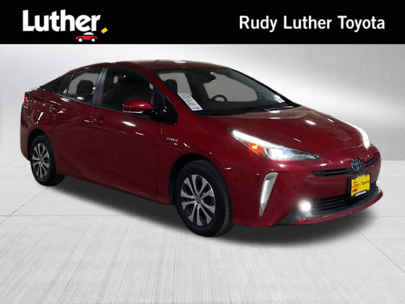 2019 Toyota Prius XLE — Hatchback — 29,472 mi — Golden Valley, MN