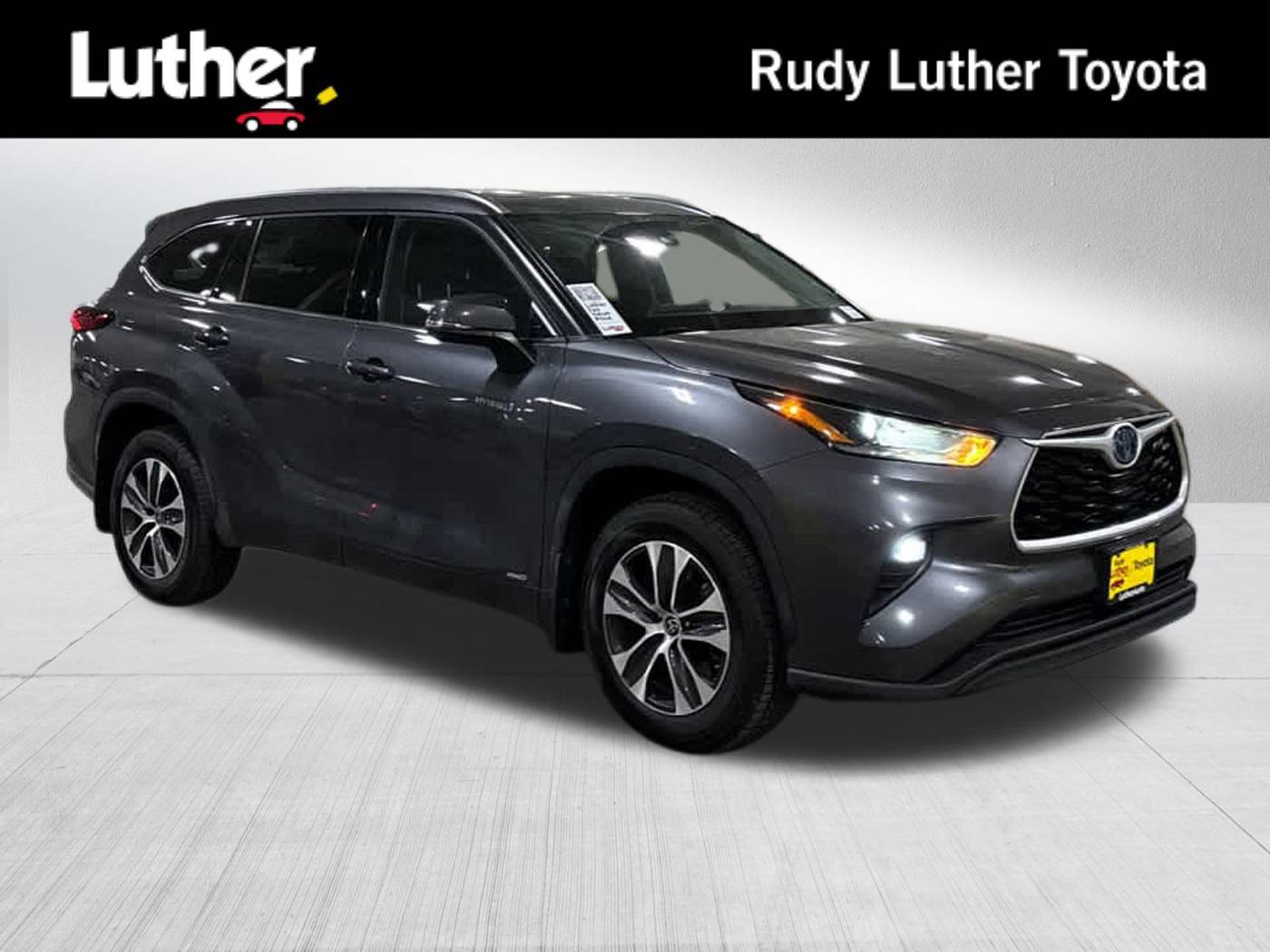 2021 Toyota Highlander Hybrid XLE — SUV — 59,615 mi — Golden Valley, MN