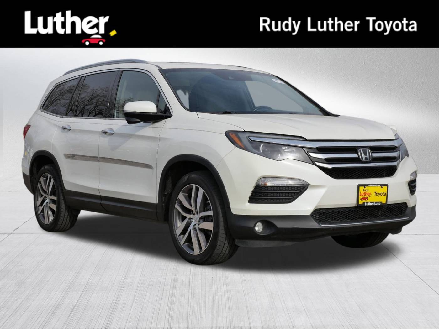 2017 Honda Pilot Touring — SUV — 134,711 mi — Golden Valley, MN