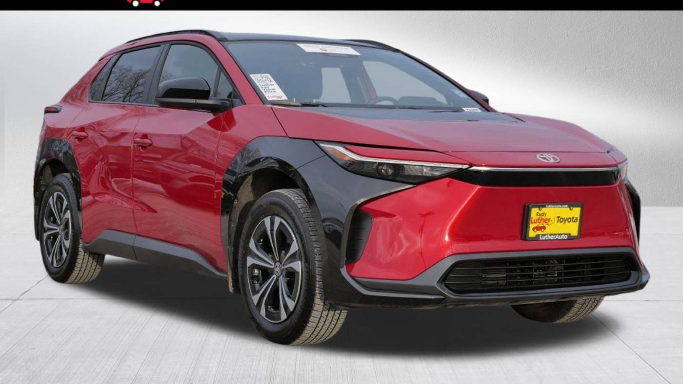 2024 Toyota bZ4X XLE — SUV — 2,385 mi — Golden Valley, MN