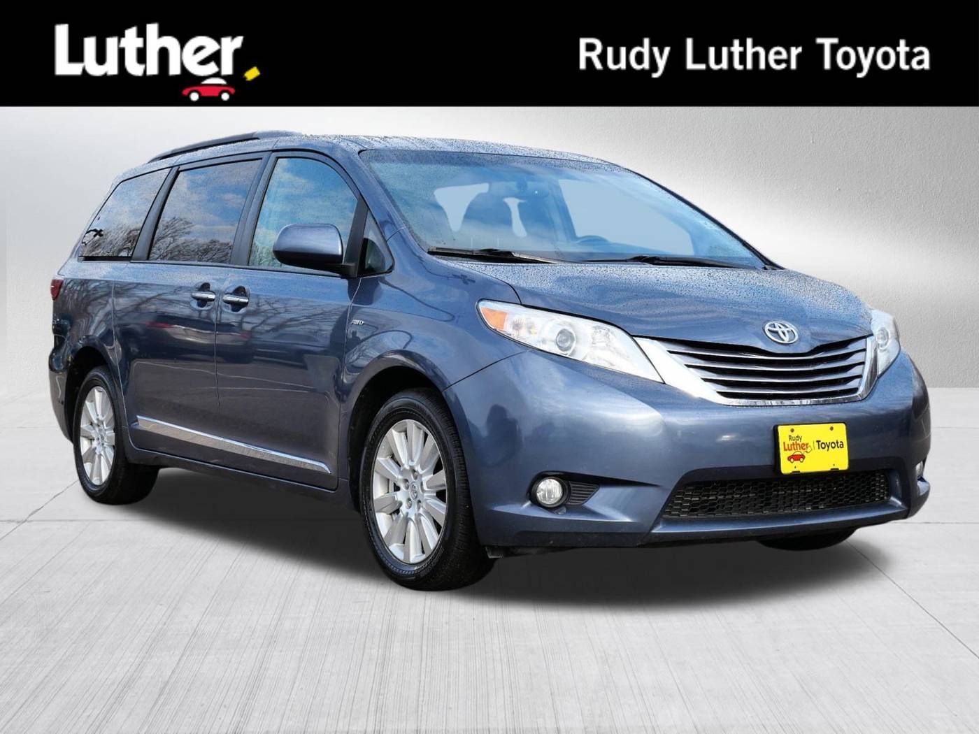 2017 Toyota Sienna XLE — Minivan — 111,732 mi — Golden Valley, MN