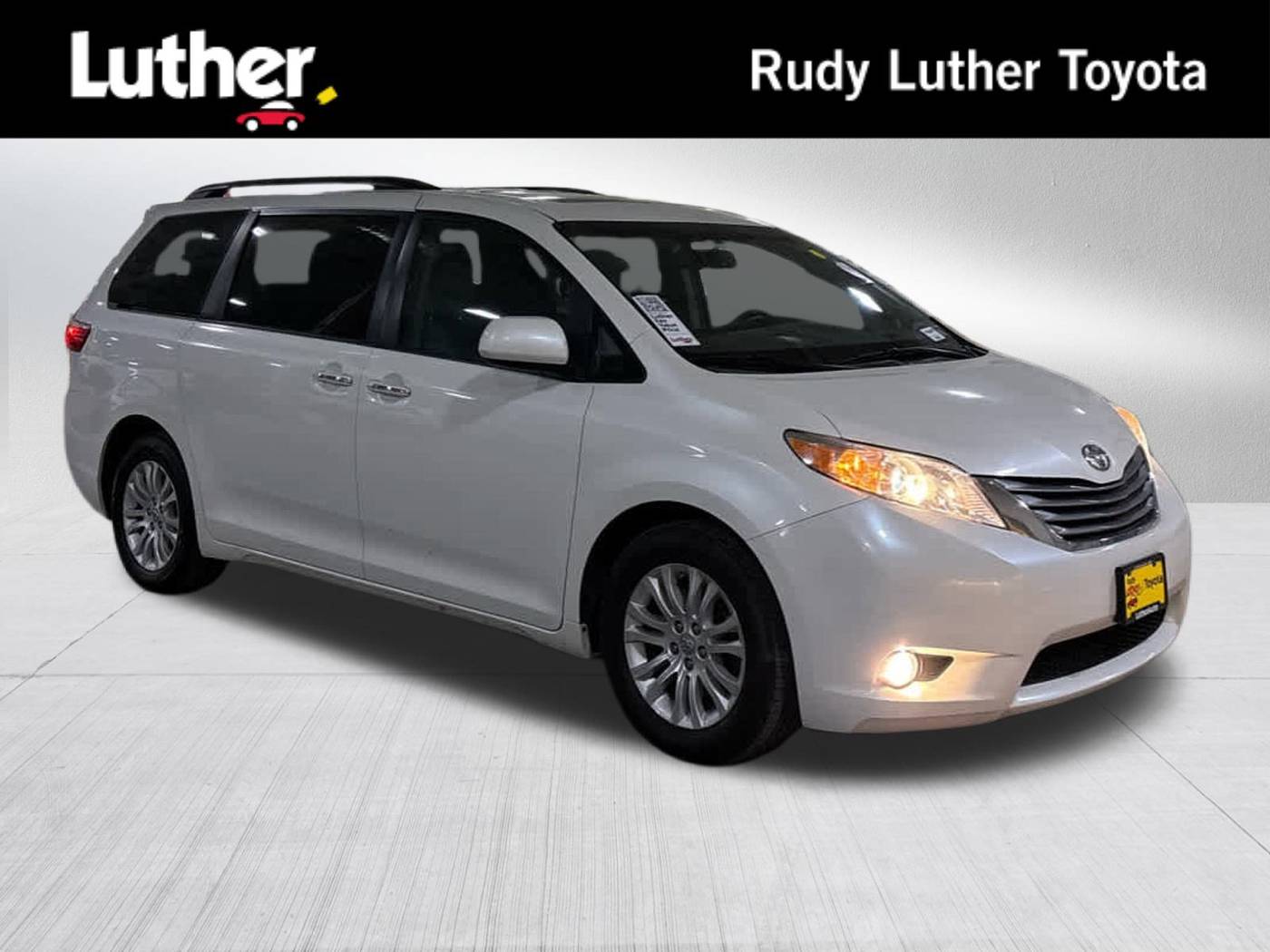 2017 Toyota Sienna XLE — Minivan — 124,227 mi — Golden Valley, MN