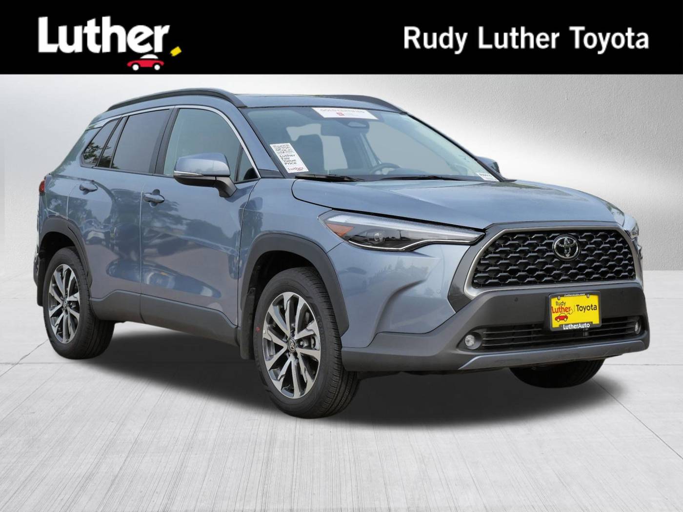 2024 Toyota Corolla Cross XLE — SUV — 1,459 mi — Golden Valley, MN