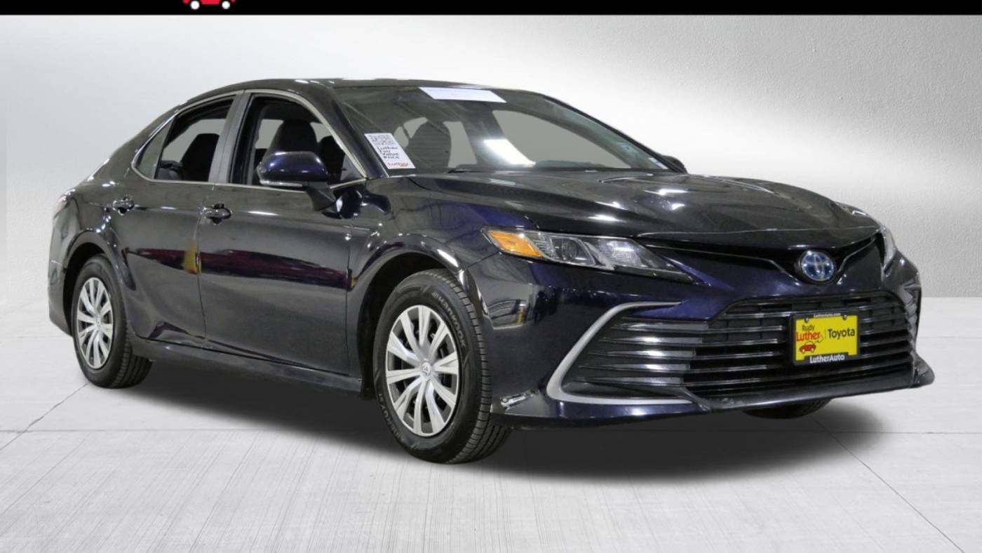 2022 Toyota Camry Hybrid LE — Sedan — 105,723 mi — Golden Valley, MN