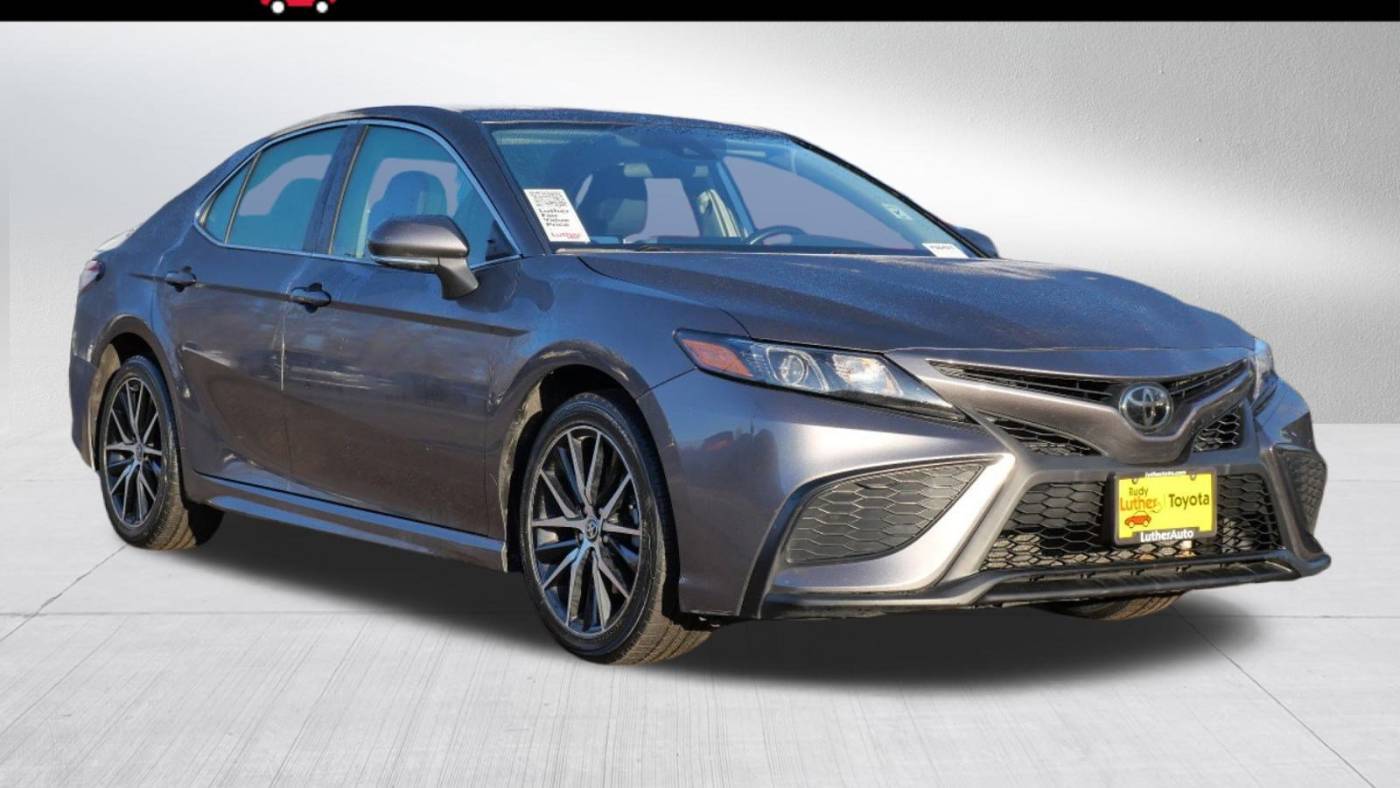 2023 Toyota Camry SE