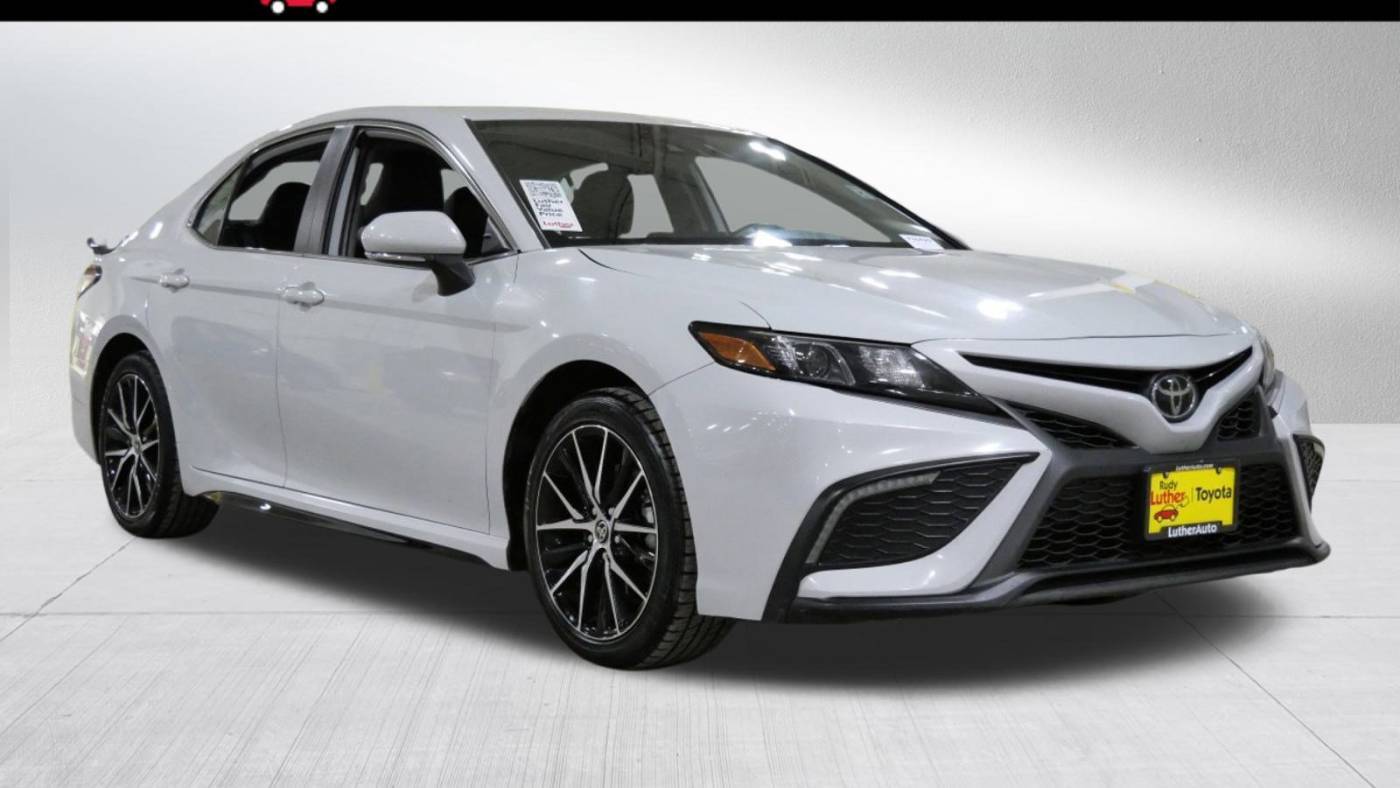 2022 Toyota Camry SE — Sedan — 53,765 mi — Golden Valley, MN