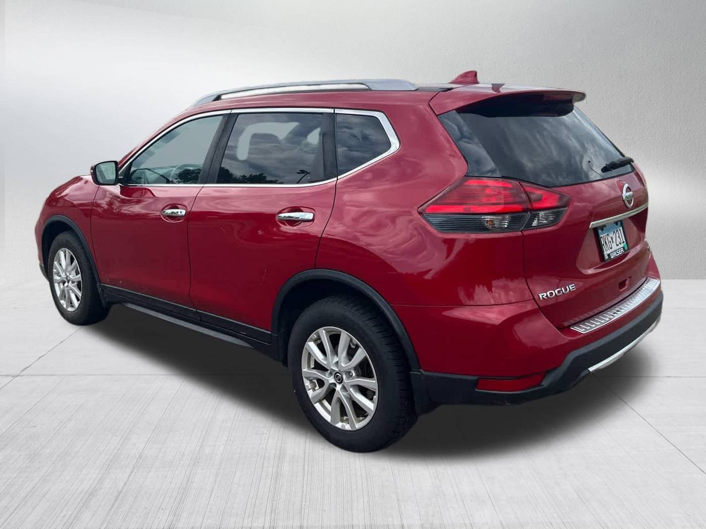 2017 Nissan Rogue SV — SUV — 176,449 mi — Golden Valley, MN