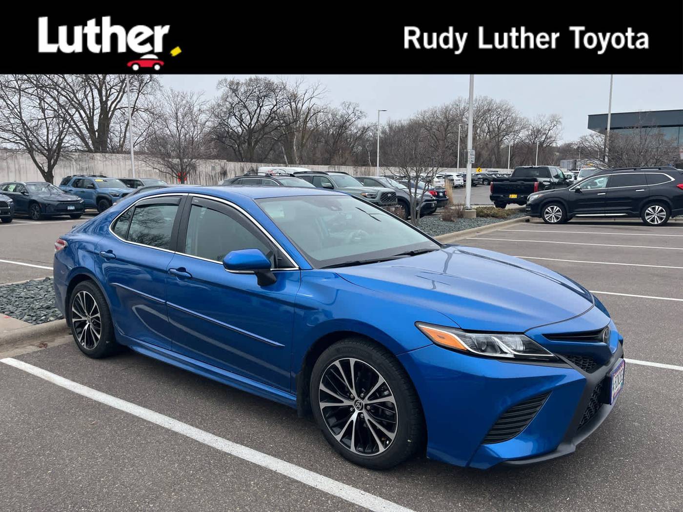 2020 Toyota Camry SE — Sedan — 30,116 mi — Golden Valley, MN