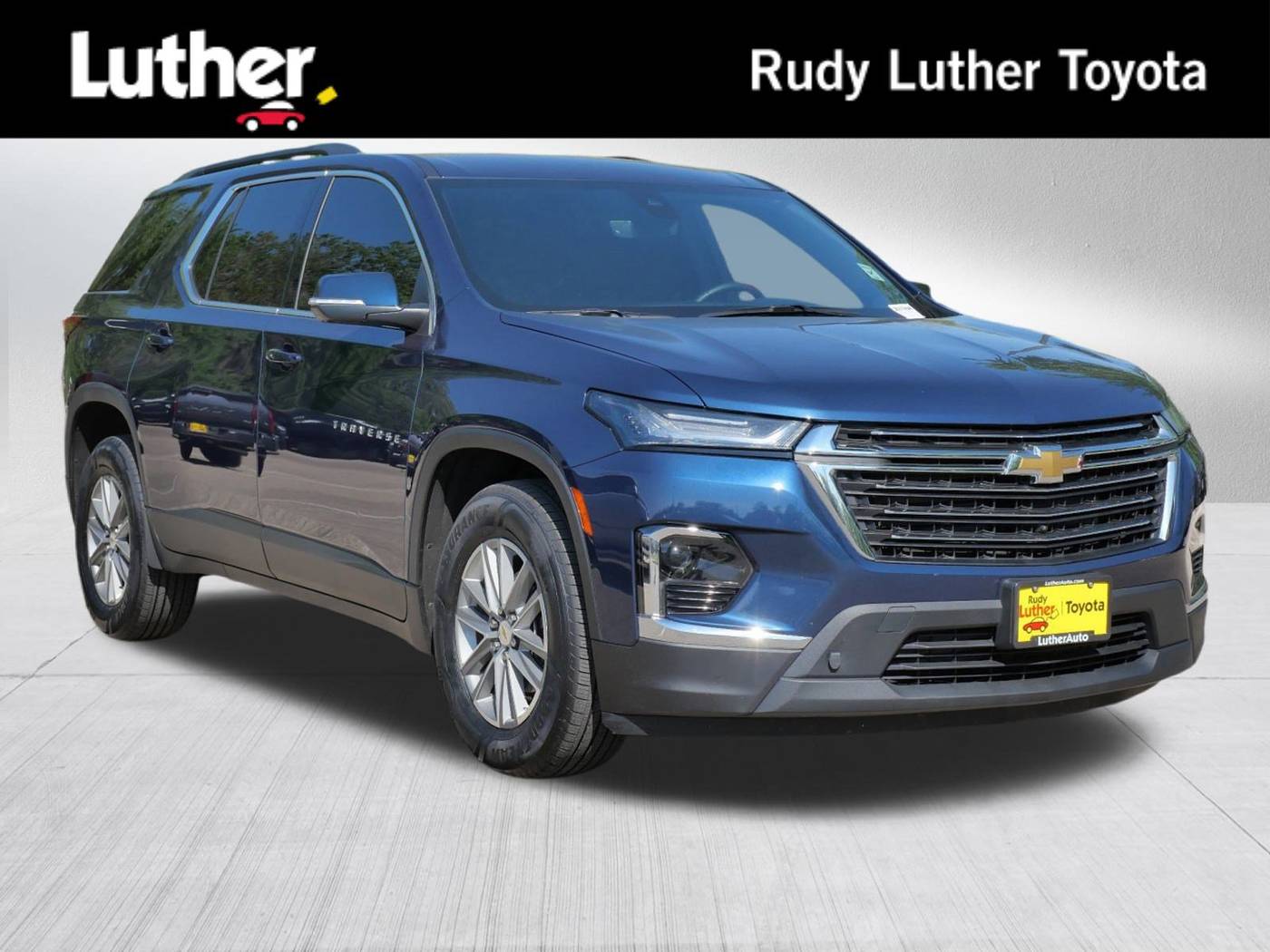 2023 Chevrolet Traverse LT Cloth — SUV — 22,630 mi — Golden Valley, MN