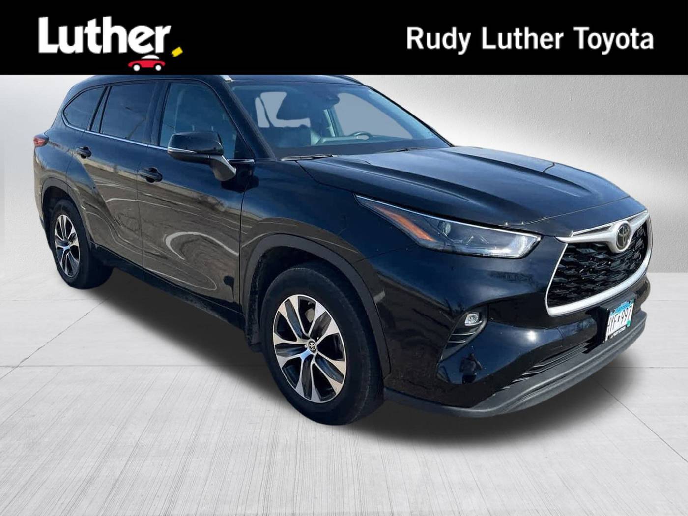 2022 Toyota Highlander XLE — SUV — 36,959 mi — Golden Valley, MN
