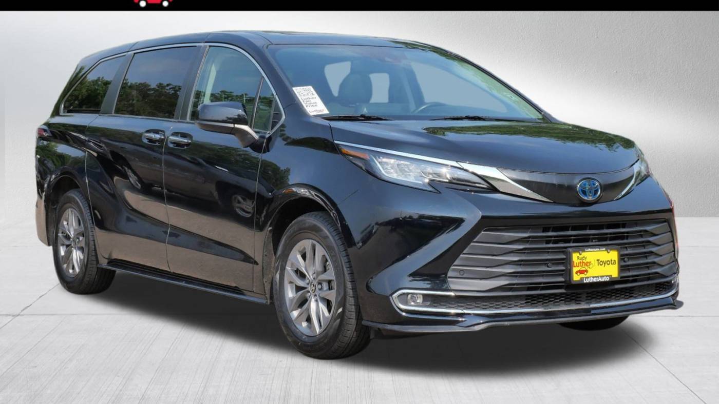 2022 Toyota Sienna XLE