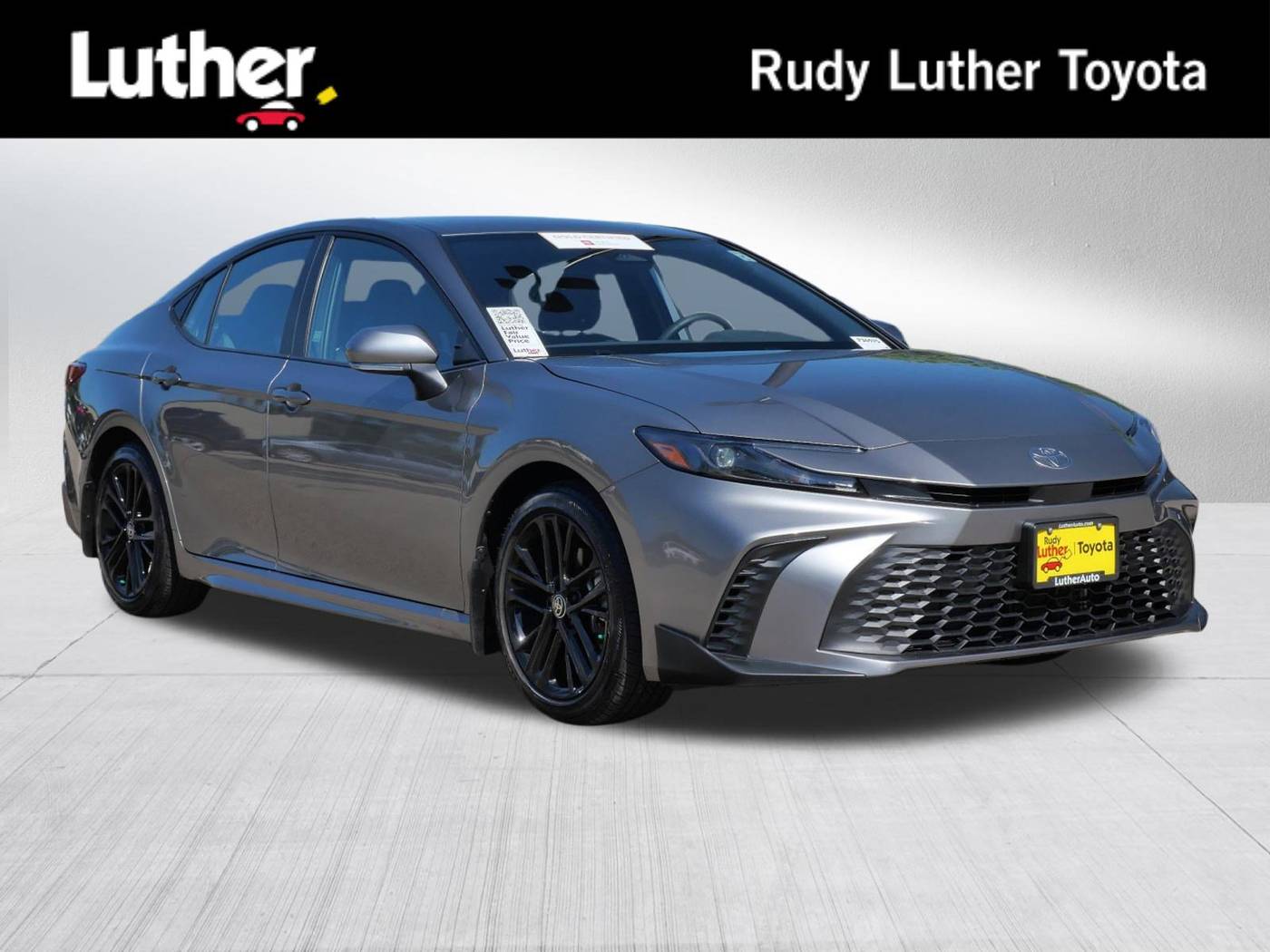 2025 Toyota Camry SE — Sedan — 6,025 mi — Golden Valley, MN