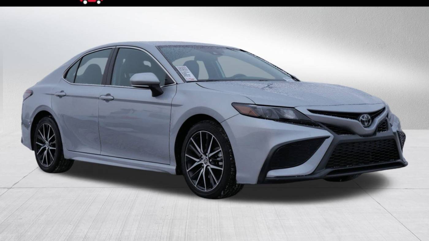 2022 Toyota Camry SE — Sedan — 57,825 mi — Golden Valley, MN