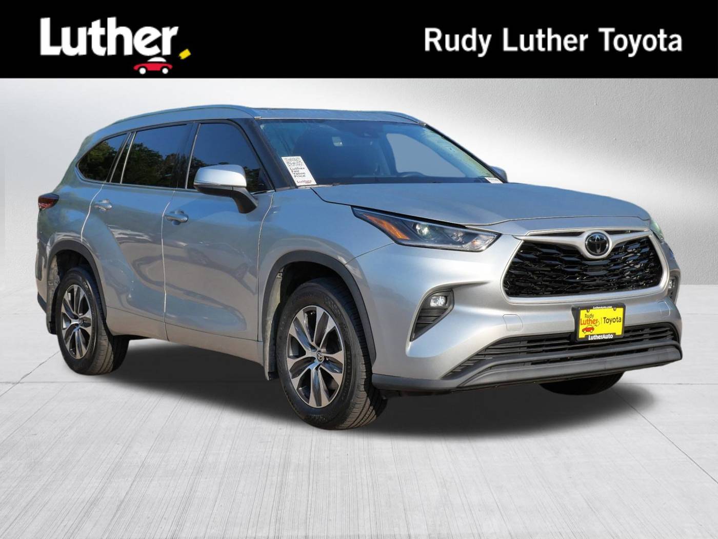 2021 Toyota Highlander XLE — SUV — 26,983 mi — Golden Valley, MN