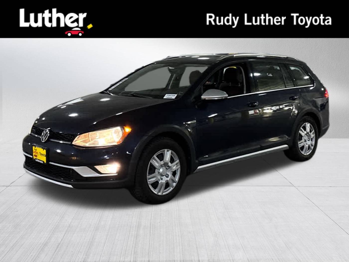 2017 Volkswagen Golf Alltrack S — Wagon — 70,125 mi — Golden Valley, MN