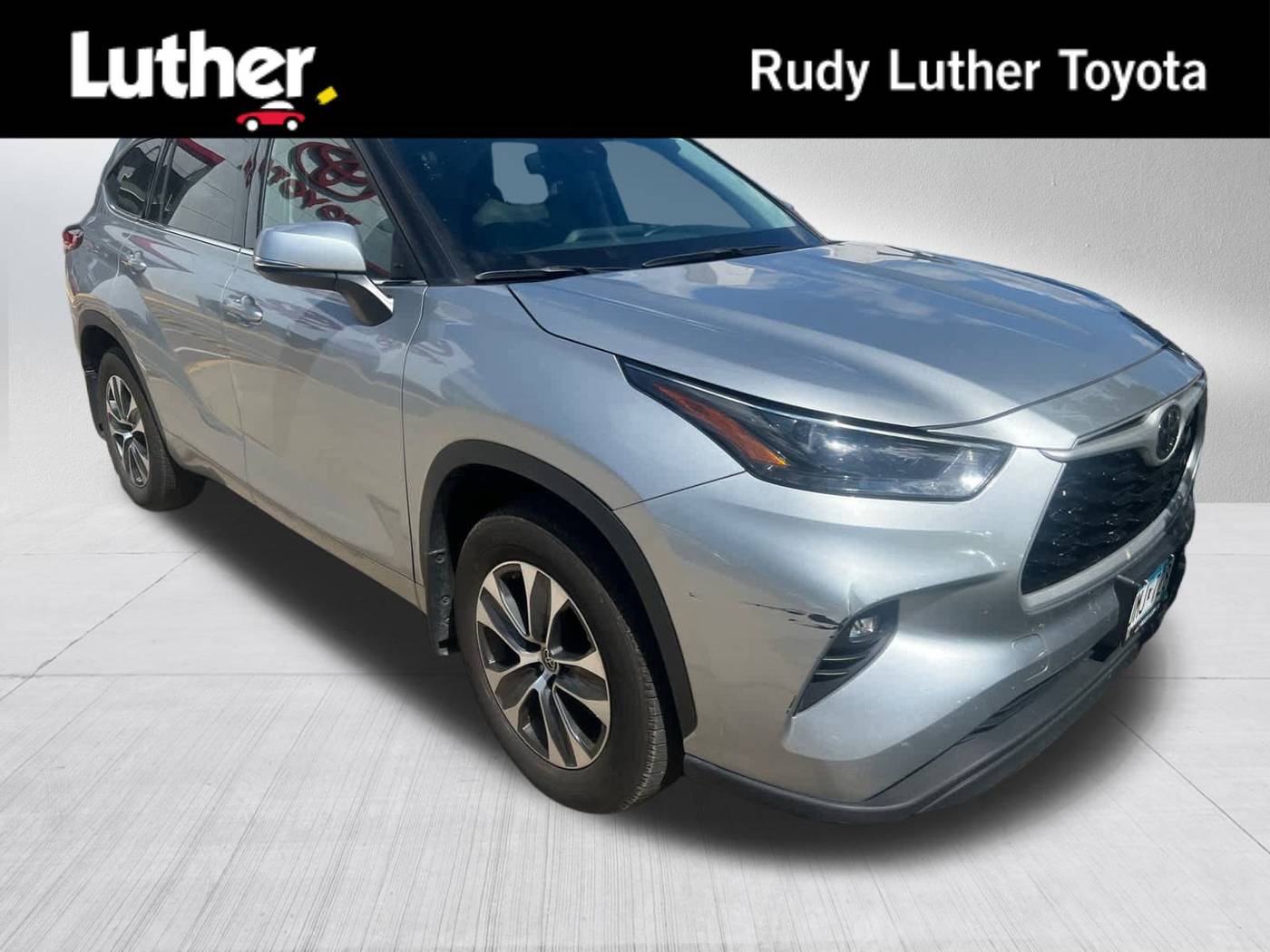 2022 Toyota Highlander XLE — SUV — 26,802 mi — Golden Valley, MN