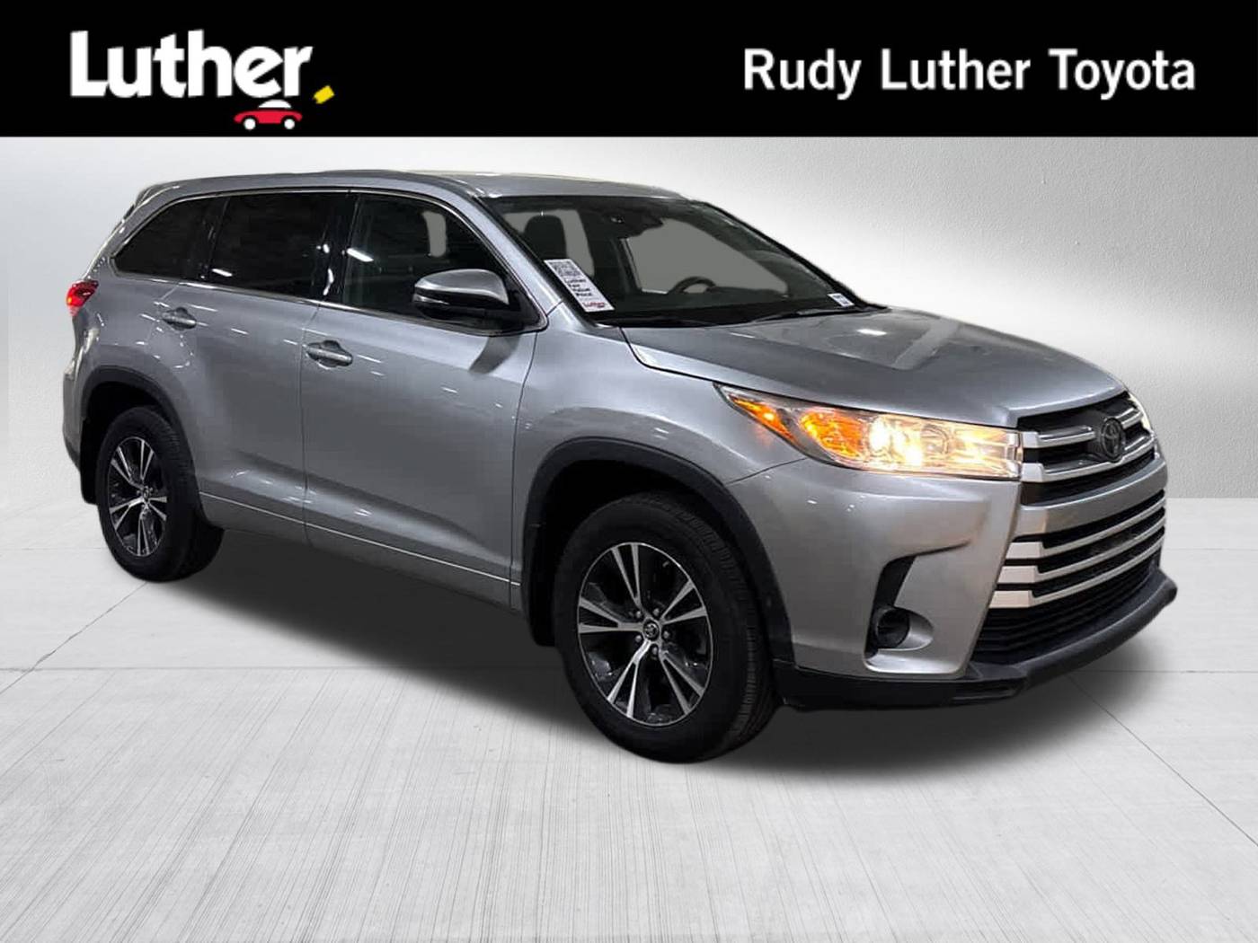 2018 Toyota Highlander LE V6 — SUV — 99,060 mi — Golden Valley, MN