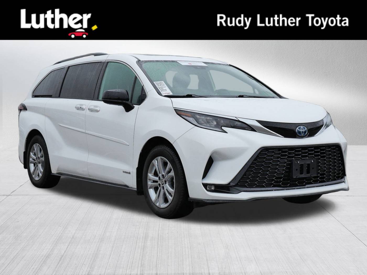 2021 Toyota Sienna XSE — Minivan — 95,266 mi — Golden Valley, MN