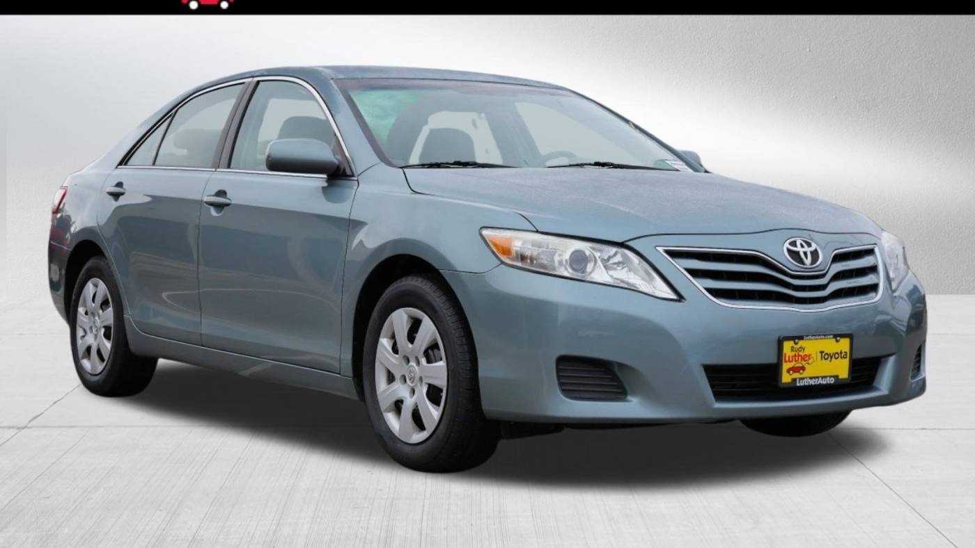 2011 Toyota Camry LE — Sedan — 124,120 mi — Golden Valley, MN
