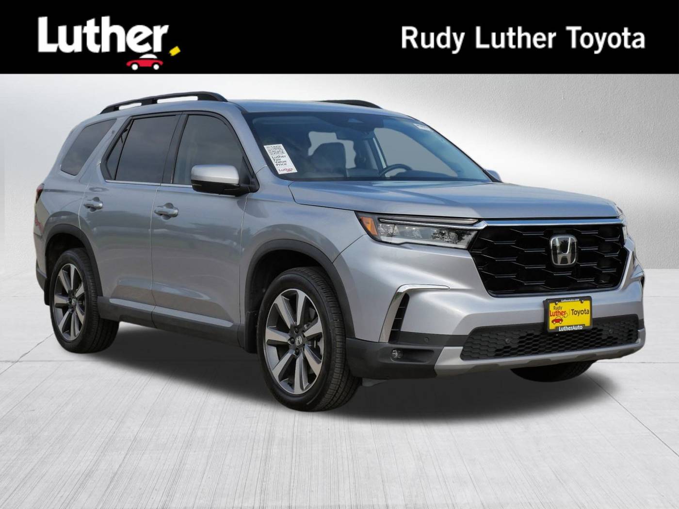 2023 Honda Pilot Touring — SUV — 25,574 mi — Golden Valley, MN