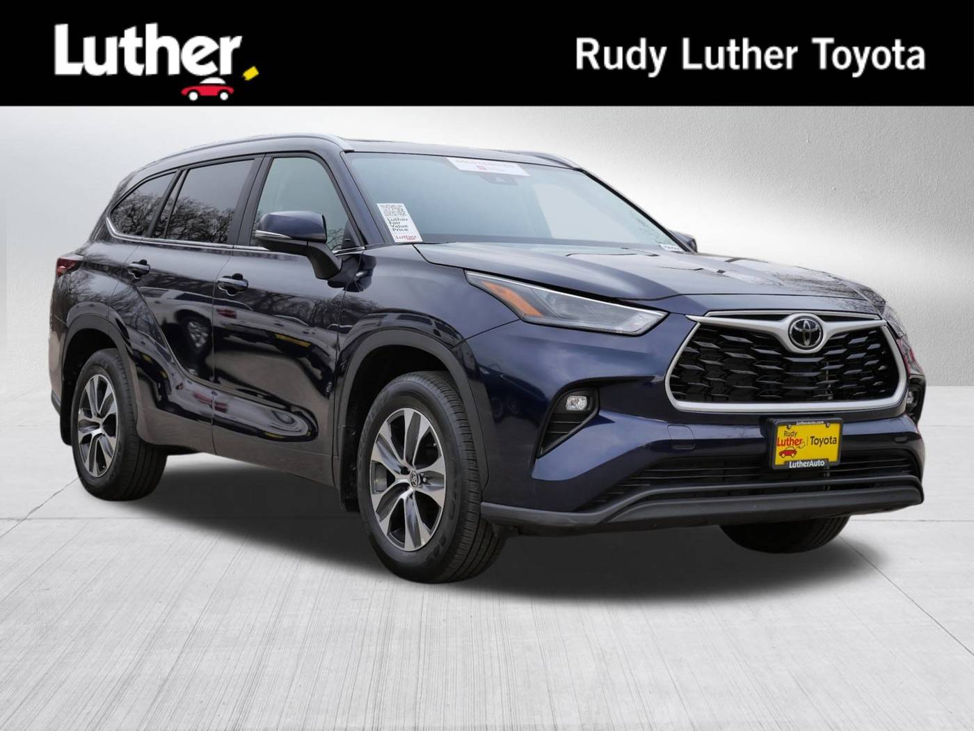 2024 Toyota Highlander XLE — SUV — 15,363 mi — Golden Valley, MN