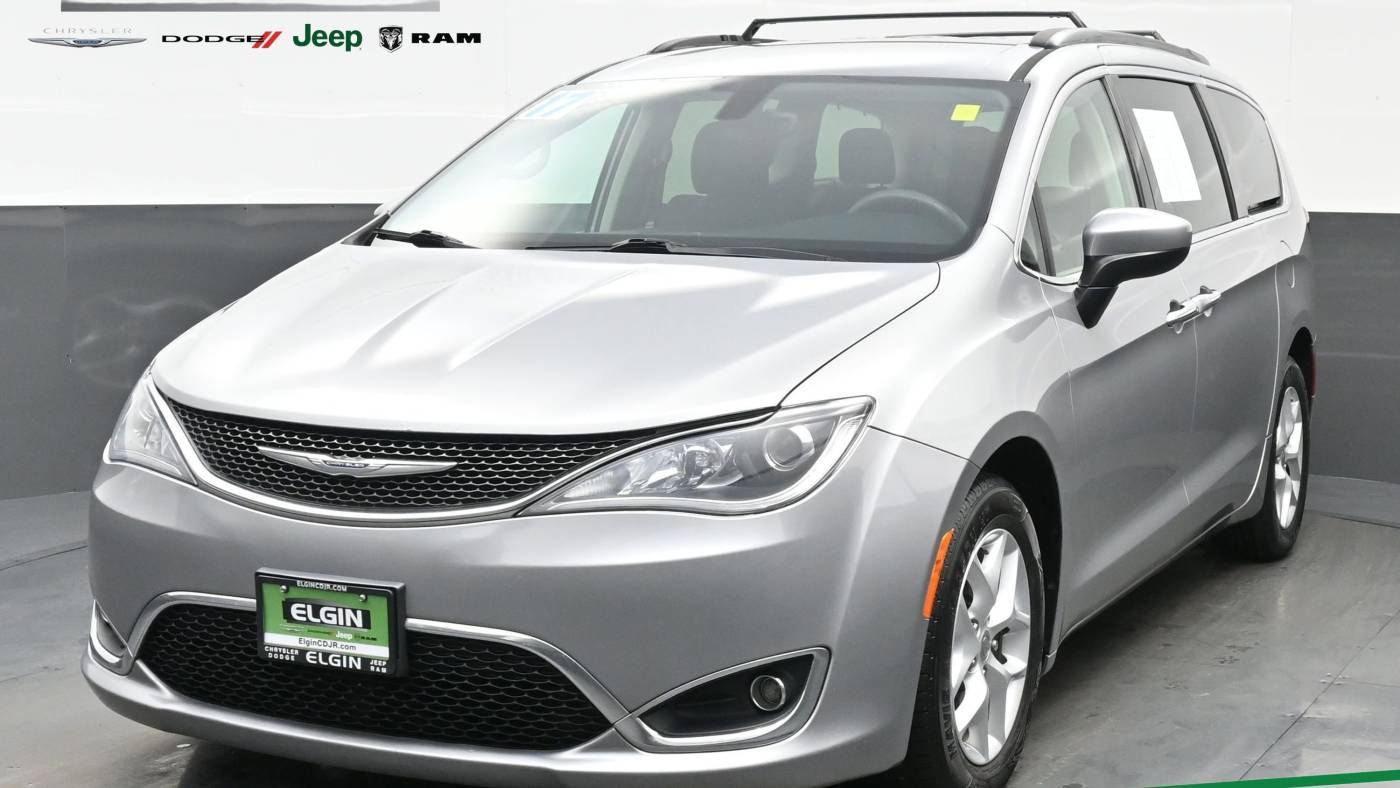 2017 Chrysler Pacifica Touring Plus — Minivan — 99,043 mi — Streamwood, IL