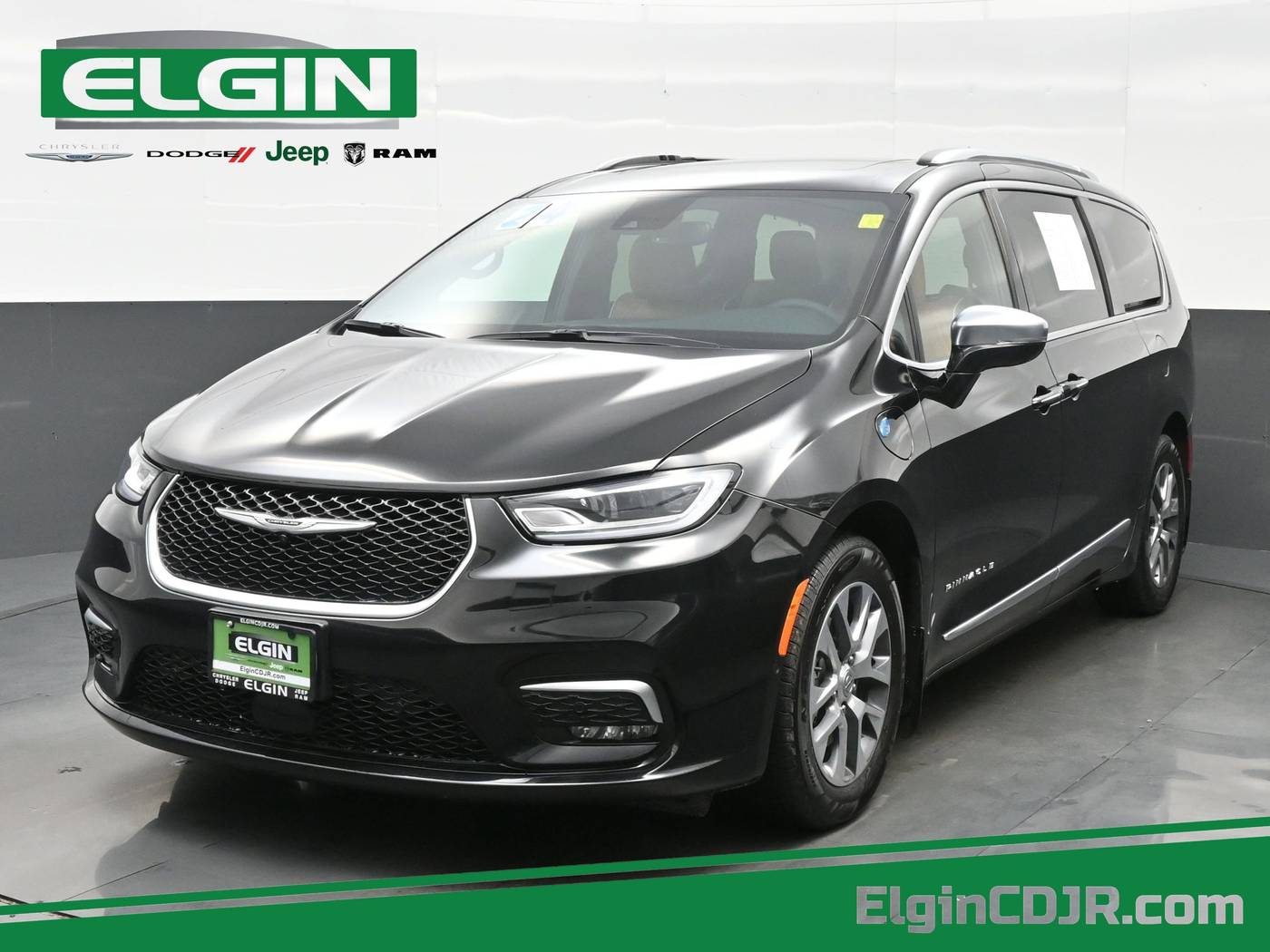 2024 Chrysler Pacifica Hybrid Pinnacle — Minivan — 13,292 mi — Streamwood, IL