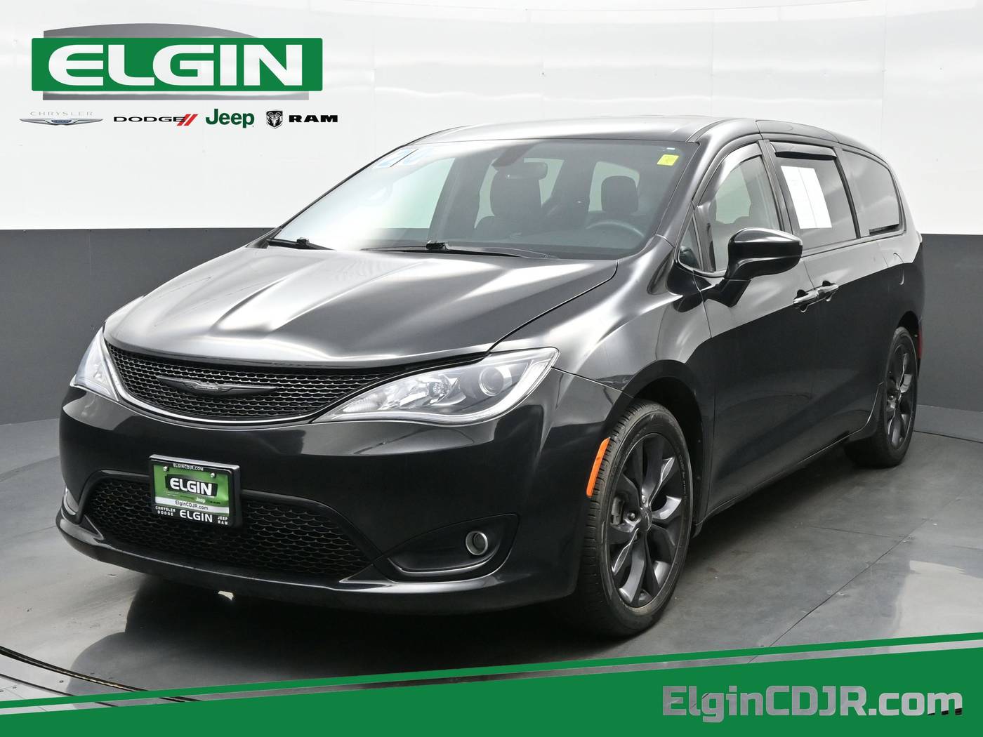 2020 Chrysler Pacifica Touring — Minivan — 14,621 mi — Streamwood, IL