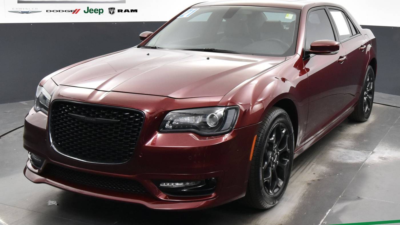 2021 Chrysler 300 Touring L — Sedan — 32,968 mi — Streamwood, IL