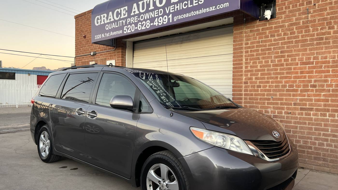 2011 Toyota Sienna LE — Minivan — 195,980 mi — Tucson, AZ