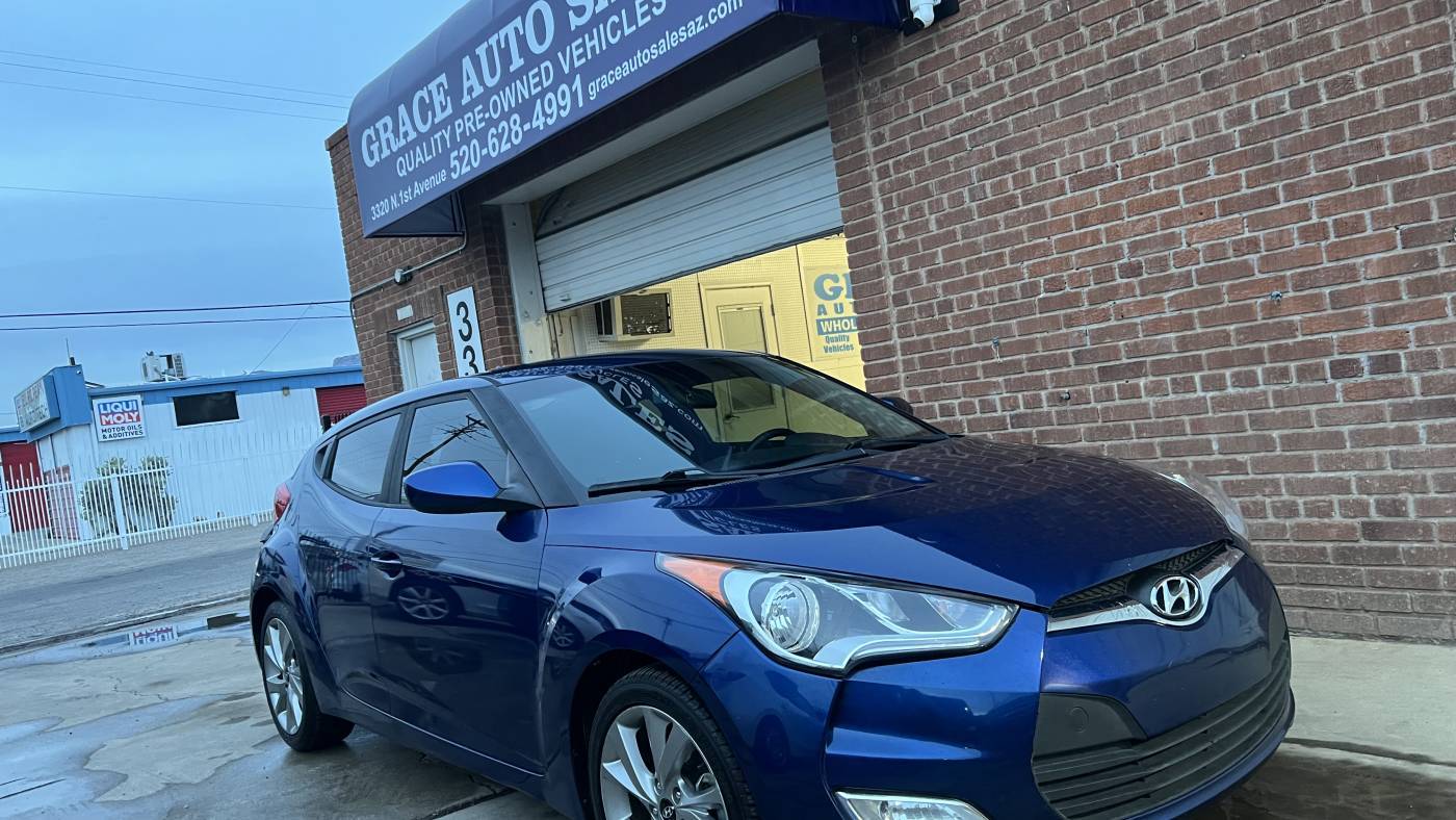 2017 Hyundai Veloster Base — Hatchback — 120,543 mi — Tucson, AZ