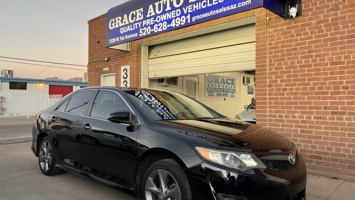 2014 Toyota Camry SE — Sedan — 129,843 mi — Tucson, AZ