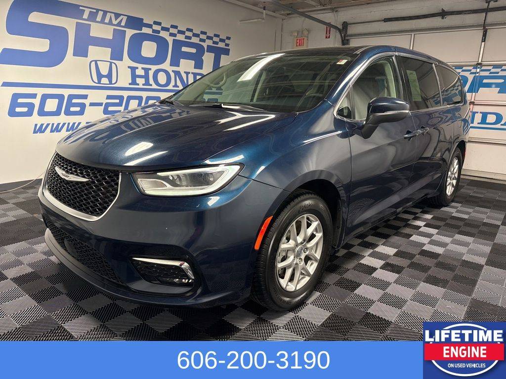 2023 Chrysler Pacifica Touring L — Minivan — 68,418 mi — Ivel, KY
