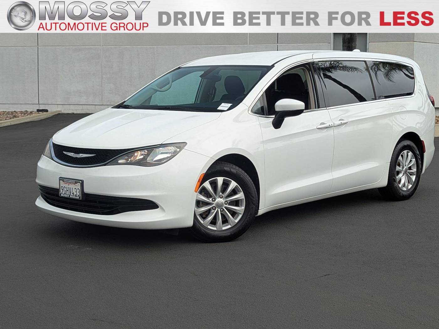 2017 Chrysler Pacifica Touring — Minivan — 57,618 mi — Oceanside, CA