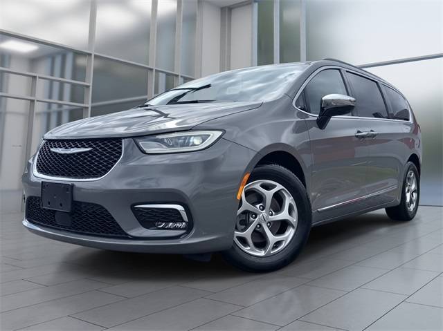 2023 Chrysler Pacifica Limited — Minivan — 77,531 mi — Highland, MI