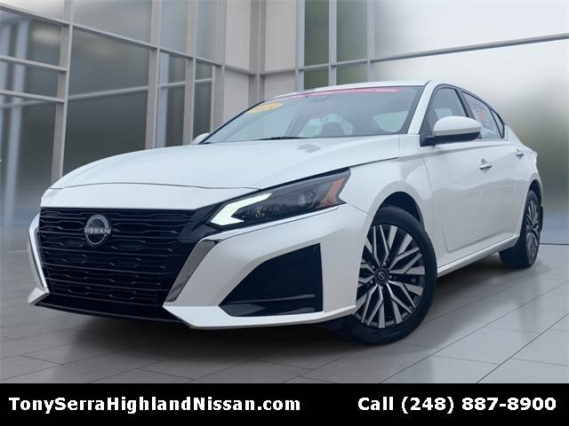 2024 Nissan Altima SV — Sedan — 5,682 mi — Highland, MI