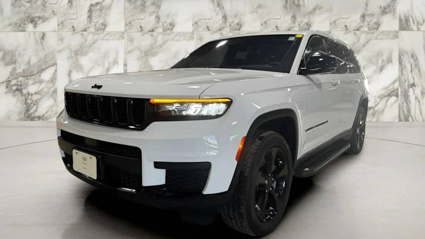 2023 Jeep Grand Cherokee Altitude — SUV — 5,945 mi — Woburn, MA