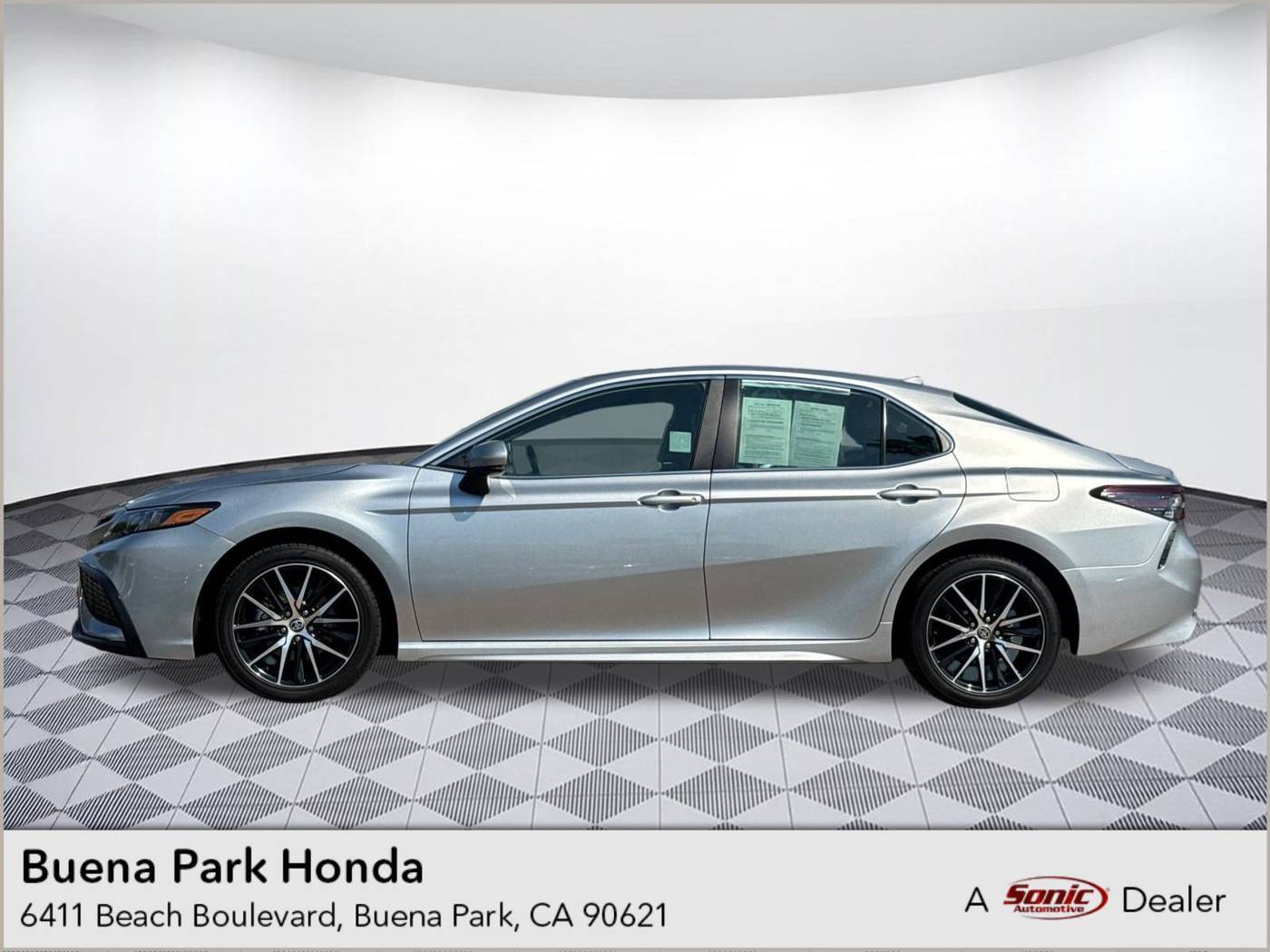 2024 Toyota Camry SE — Sedan — 32,947 mi — Buena Park, CA