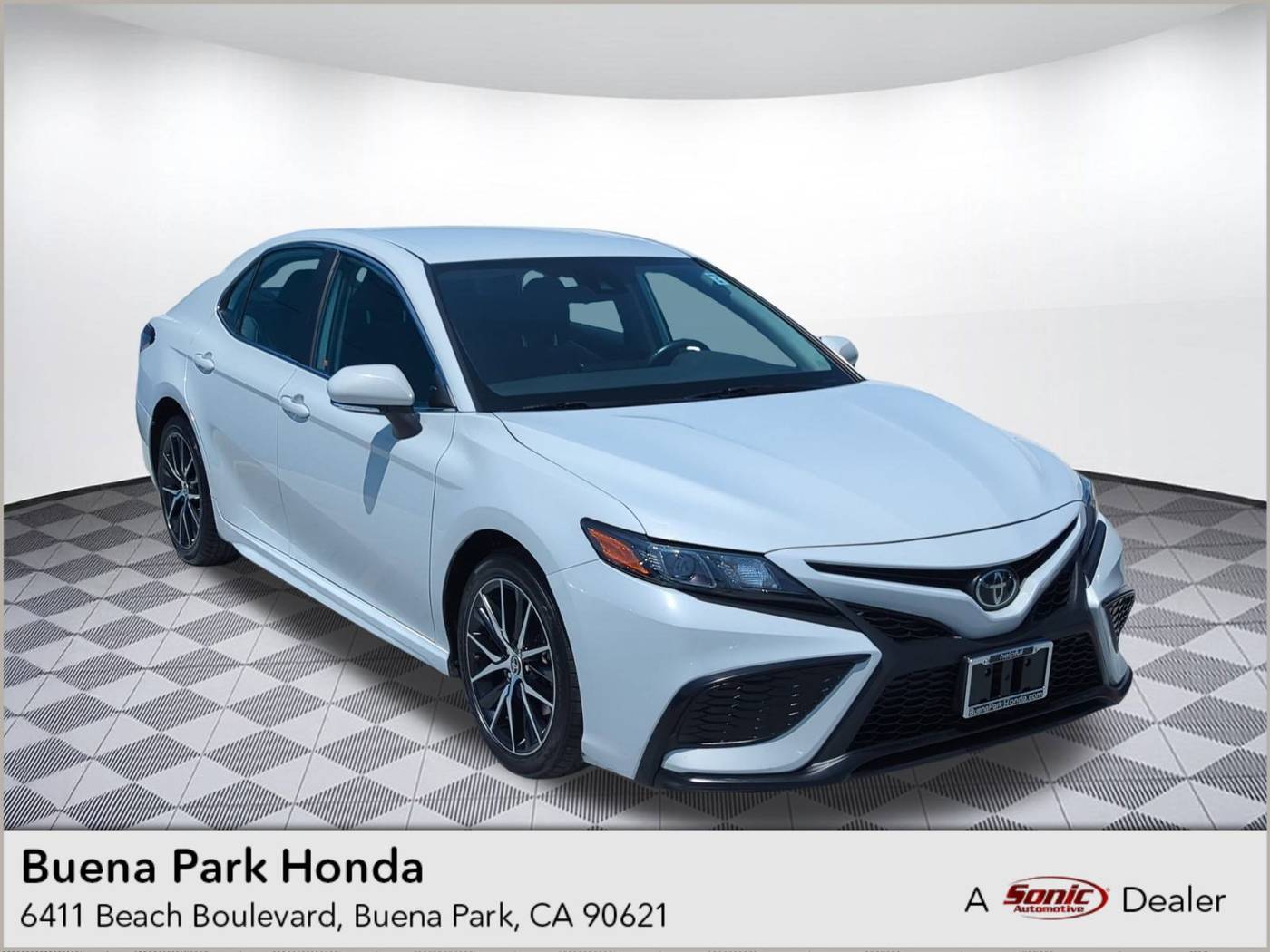 2022 Toyota Camry SE — Sedan — 50,621 mi — Buena Park, CA