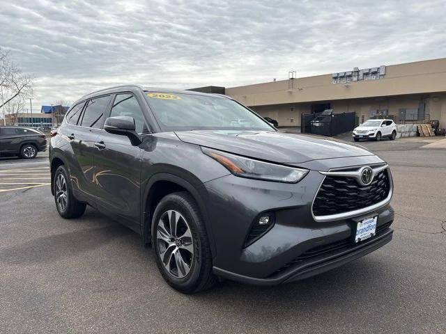 2022 Toyota Highlander XLE — SUV — 23,689 mi — New Haven, CT