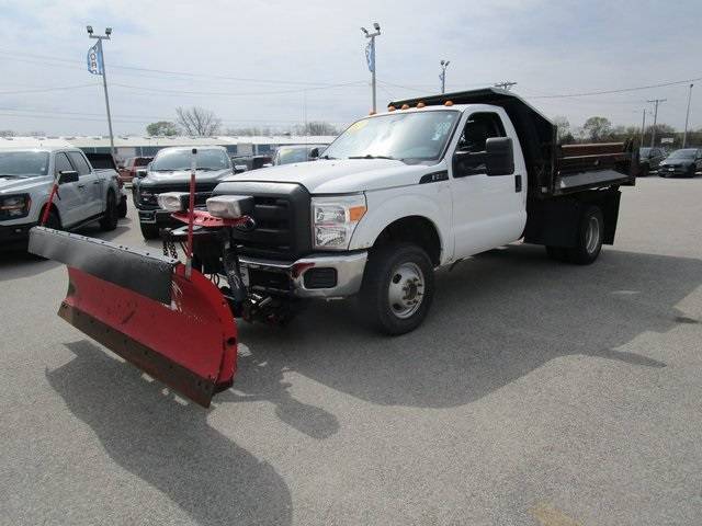 2015 Ford Super Duty F-350 Chassis Cab XL — Chassis Cab Truck — 77,228 mi — Davenport, IA